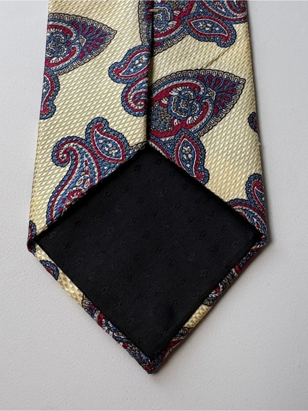 Oscar de la Renta Silk Paisley Tie XL 61